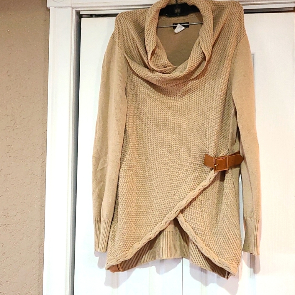 Women's long sleeve sweater